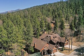 Teddy by Avantstay Majestic Cabin in Big Bear w Balcony