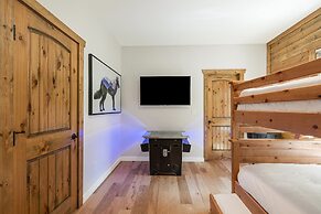 Teddy by Avantstay Majestic Cabin in Big Bear w Balcony