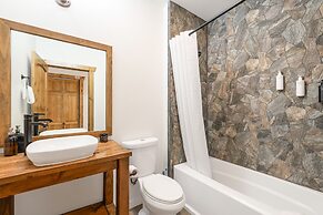 Teddy by Avantstay Majestic Cabin in Big Bear w Balcony