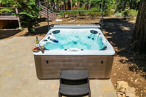 Teddy by Avantstay Majestic Cabin in Big Bear w Balcony