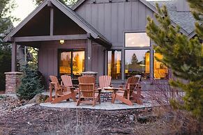 Klamath by Avantstay Gorgeous Mountain Home w Fire Pit Spa Lake Views