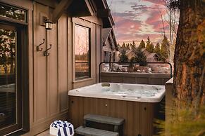 Klamath by Avantstay Gorgeous Mountain Home w Fire Pit Spa Lake Views