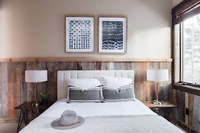 Klamath by Avantstay Gorgeous Mountain Home w Fire Pit Spa Lake Views