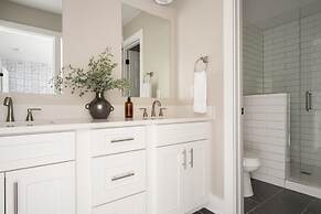 Mccreery by Avantstay Stylish Spacious Nashville Flat w Modern Design