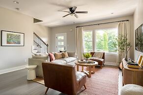Mccreery by Avantstay Stylish Spacious Nashville Flat w Modern Design