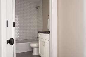 Mccreery by Avantstay Stylish Spacious Nashville Flat w Modern Design