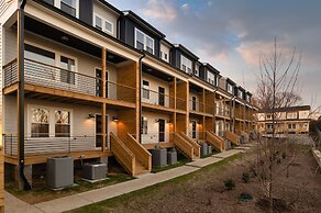 Mccreery by Avantstay Stylish Spacious Nashville Flat w Modern Design