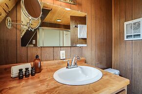 Horizon by Avantstay Stunning A-frame Cabin w Hot Tub Billiards Lake V