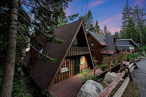 Horizon by Avantstay Stunning A-frame Cabin w Hot Tub Billiards Lake V