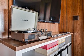 Horizon by Avantstay Stunning A-frame Cabin w Hot Tub Billiards Lake V