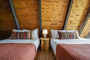 Horizon by Avantstay Stunning A-frame Cabin w Hot Tub Billiards Lake V