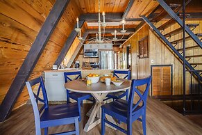 Horizon by Avantstay Stunning A-frame Cabin w Hot Tub Billiards Lake V