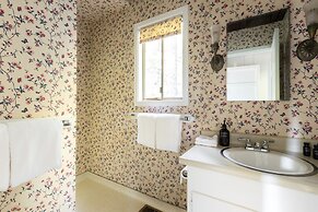 Everett by Avantstay 5mins to Palisades Tahoe w HOT TUB