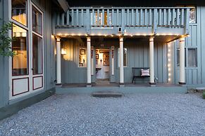 Everett by Avantstay 5mins to Palisades Tahoe w HOT TUB