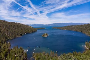 Everett by Avantstay 5mins to Palisades Tahoe w HOT TUB