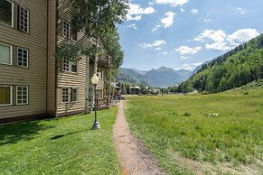 Etta Place 1 by Avantstay Ski In Ski Out Unit w Views of the Slopes