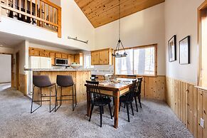 Jumper By Avantstay Serene Stylish Cabin w Hot Tub