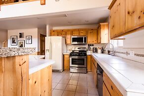 Jumper By Avantstay Serene Stylish Cabin w Hot Tub