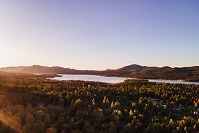 Jumper By Avantstay Serene Stylish Cabin w Hot Tub