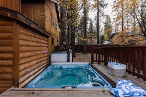 Jumper By Avantstay Serene Stylish Cabin w Hot Tub