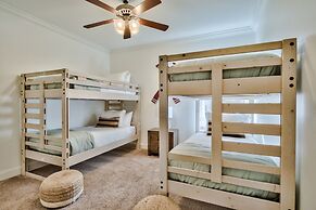 Coral By Avantstay Gorgeous Three Story Home w Two Balconies