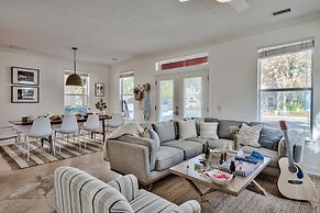 Coral By Avantstay Gorgeous Three Story Home w Two Balconies