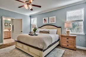 Coral By Avantstay Gorgeous Three Story Home w Two Balconies