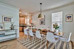 Coral By Avantstay Gorgeous Three Story Home w Two Balconies