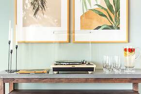 High Tide By Avantstay Incredible Beach Front Home w Pool