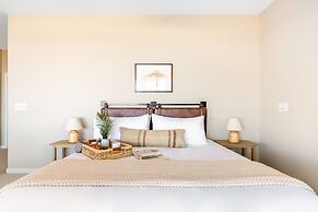 High Tide By Avantstay Incredible Beach Front Home w Pool