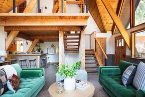 Timberline by Avantstay Stunning Chalet Cabin w Hot Tub Pool Table Hom