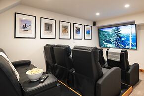 Timberline by Avantstay Stunning Chalet Cabin w Hot Tub Pool Table Hom