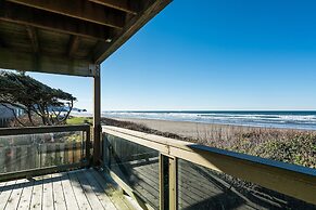 Blue Starfish by Avantstay Ocean Views Direct Cannon Beach Access