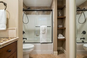 Blue Starfish by Avantstay Ocean Views Direct Cannon Beach Access