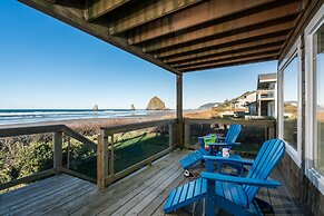 Blue Starfish by Avantstay Ocean Views Direct Cannon Beach Access