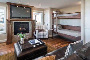 Blue Starfish by Avantstay Ocean Views Direct Cannon Beach Access