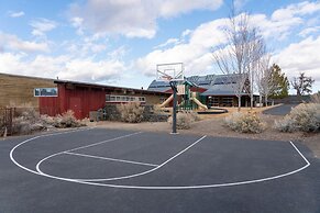 Clint by Avantstay Located Within The Brasada Ranch Community Golf Cou