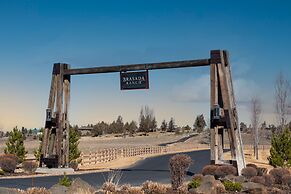 Clint by Avantstay Located Within The Brasada Ranch Community Golf Cou