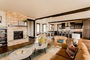 Clint by Avantstay Located Within The Brasada Ranch Community Golf Cou