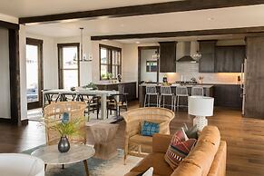 Clint by Avantstay Located Within The Brasada Ranch Community Golf Cou