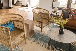 Clint by Avantstay Located Within The Brasada Ranch Community Golf Cou