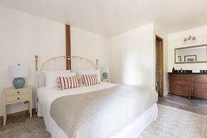 Wolfe by Avantstay 5mins Northstar w Hot Tub Fireplace 2 Private Decks