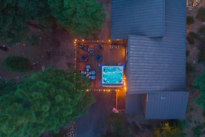 Wolfe by Avantstay 5mins Northstar w Hot Tub Fireplace 2 Private Decks