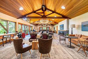 Wolfe by Avantstay 5mins Northstar w Hot Tub Fireplace 2 Private Decks