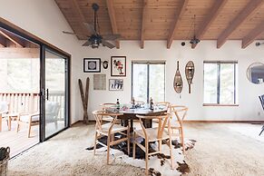 Wolfe by Avantstay 5mins Northstar w Hot Tub Fireplace 2 Private Decks