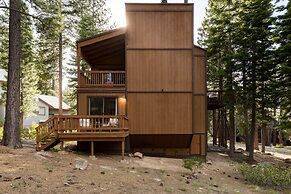 Wolfe by Avantstay 5mins Northstar w Hot Tub Fireplace 2 Private Decks