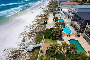 Promenade by Avantstay Beach Front Mansion w Breathtaking Views Pool