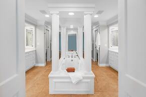 Promenade by Avantstay Beach Front Mansion w Breathtaking Views Pool