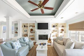 Promenade by Avantstay Beach Front Mansion w Breathtaking Views Pool