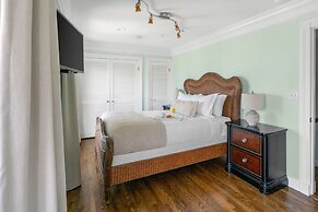 Promenade by Avantstay Beach Front Mansion w Breathtaking Views Pool